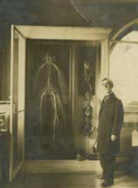 Hahnemann professor Rufus B. Weaver, MD, dissects the world’s first complete nervous system.